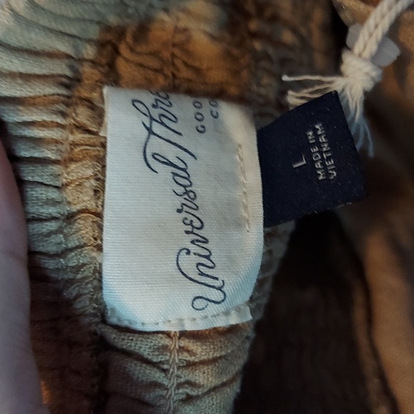 🍓 5/$5 • Universal Thread • Tan Crop Blouse - Picture 3 of 3